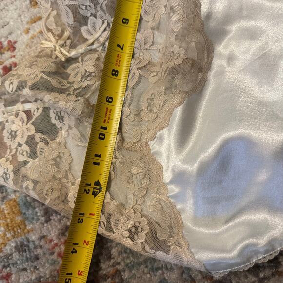 Vintage Victoria's Secret Gold Label Lace and Satin Lingerie Teddy Size P Ivory - Picture 4 of 5
